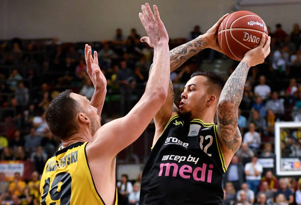 勒沃库森的 勒沃库森的